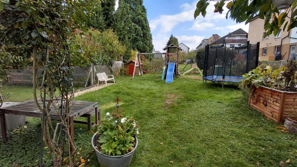 Seltenes Angebot! Schöne 4 Zimmer-Wohnung mit Garten & Balkon in Deizisau! - Garten (41373)