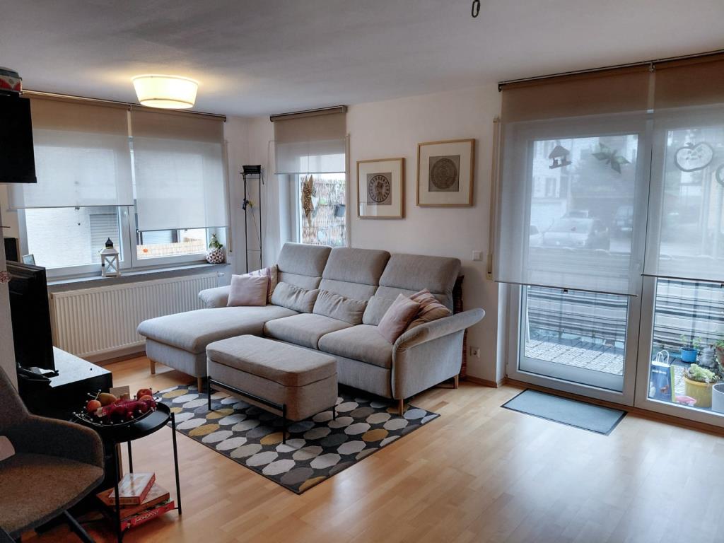 Seltenes Angebot! Schöne 4 Zimmer-Wohnung mit Garten & Balkon in Deizisau! - Wohnzimmer (40890)