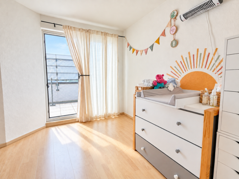 Attraktive 3-Zimmer-Wohnung mit Einbauküche, Balkon & Terrasse in zentraler Lage - Kind (54262)