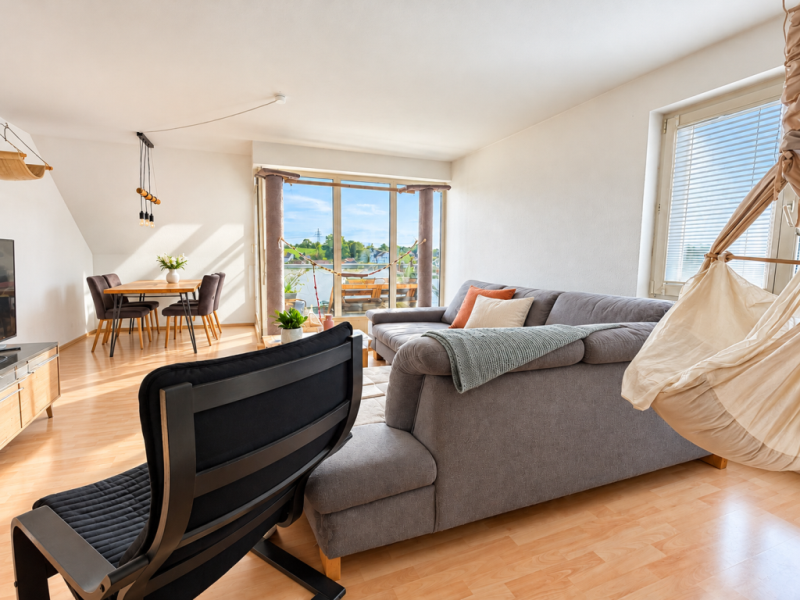 Attraktive 3-Zimmer-Wohnung mit Einbauküche, Balkon & Terrasse in zentraler Lage - Wohnen (54258)