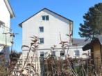 Außenansicht - Einziehen & einfach Wohlfühlen! Attraktive 3,5 Zimmer-Wohnung mit Balkon in Donzdorf!