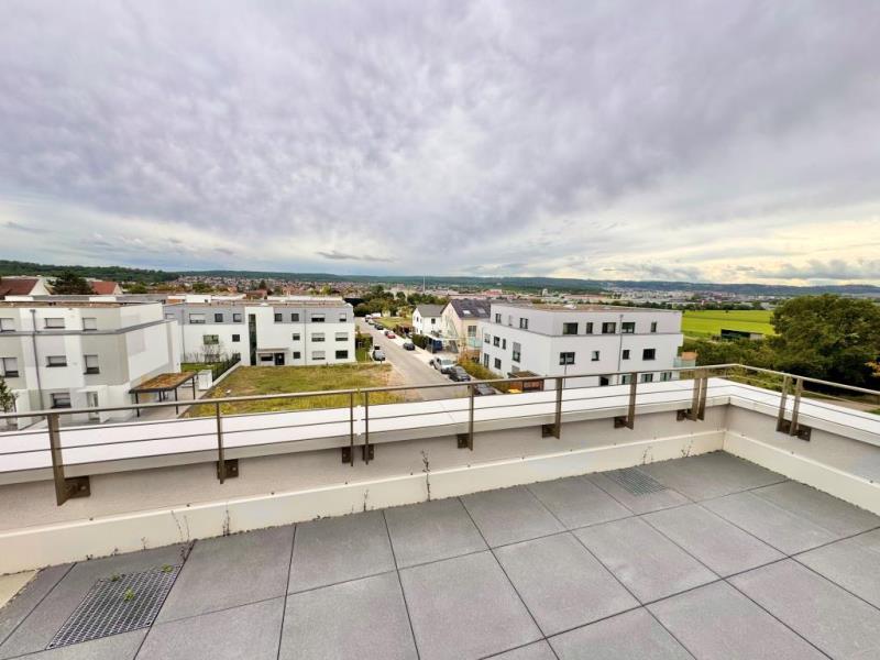 Exklusiver Flair! Attraktives 3 Zimmer-Penthouse mit tollem Blick ins Grüne! - Balkon (47097)