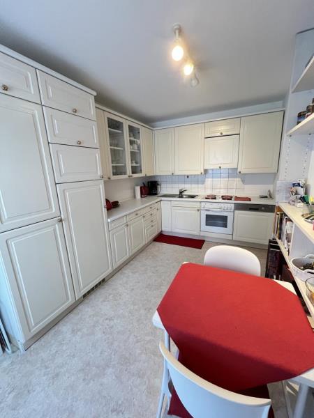 Großzügige 2 1/2 Zimmer-Wohnung im Herzen der Stadt - eine äußerst interessante Kapitalanlage! - Küche (51977)