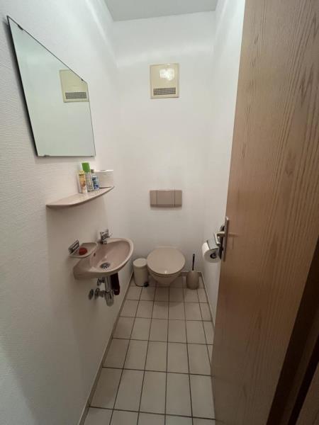 Großzügige 2 1/2 Zimmer-Wohnung im Herzen der Stadt - eine äußerst interessante Kapitalanlage! - WC (51980)