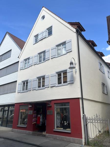 Großzügige 2 1/2 Zimmer-Wohnung im Herzen der Stadt - eine äußerst interessante Kapitalanlage! - Außenansicht (51973)