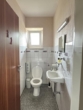 Separates WC - Frisch renovierte 4 Zimmer-Wohnung im EG mit eigenem, großen Garten!