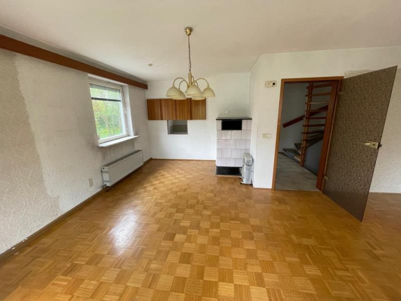 Freie Gestaltung! Interessantes Reiheneckhaus mit Terrasse & Garten! - Wohnzimmer (45116)