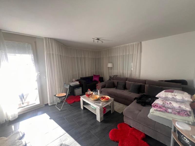 Seltene Gelegenheit! Interessante 2 Zimmer-Wohnung in toller Wohnlage! - Wohnzimmer (44721)
