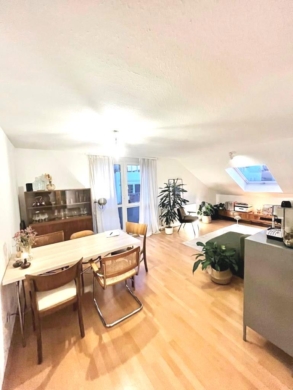 Kapitalanleger aufgepasst! Gemütliche 3 Zi.-Wohnung mit Loggia & TG-Stellplatz!, 70378 Stuttgart, Wohnung