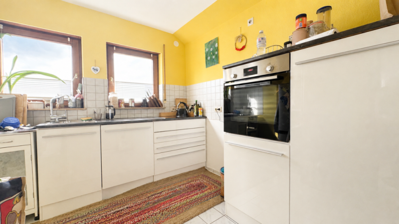 Seltene Gelegenheit! Interessante 2 Zimmer-Wohnung mit Balkon in Ludwigsburg! - Küche (51851)