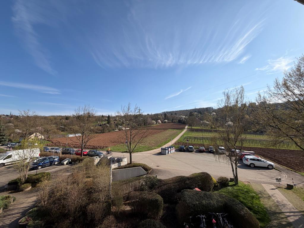 Platz für die Familie! Moderne 4 Zimmer-Wohnung mit 2. Balkone in Esslingen! - Balkonaussicht (43588)