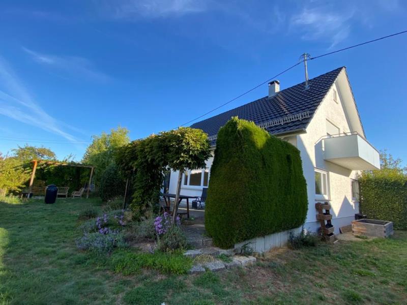 Freistehendes Einfamilienhaus in beliebter Wohnlage mit schönem Garten - Das Familiendomizil! - Blick Garten (53383)