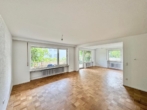 Wohn,Essbereich - Großzügige 3 - Zimmer Wohnung mit Balkon und Tageslichtbad in S-Hofen!