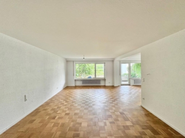 Großzügige 3 – Zimmer Wohnung mit Balkon und Tageslichtbad in S-Hofen!, 70378 Stuttgart, Wohnung