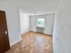 Kinderzimmer 1 - Großzügige 3 - Zimmer Wohnung mit Balkon und Tageslichtbad in S-Hofen!