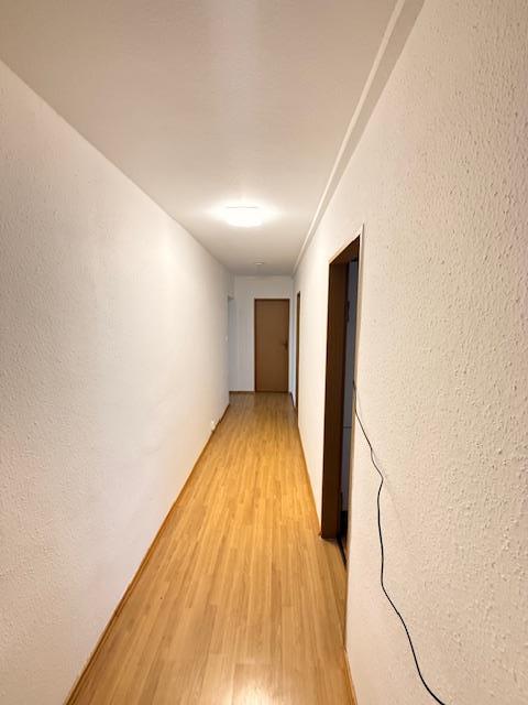 Sonnige 3-Zimmer-Wohnung in Aussichtslage von Biberach - Blick Flur (40835)