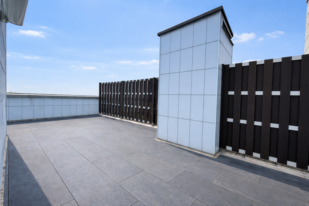 Einmaliger Panoramablick! 2 Zi.-Wohnung mit traumhafter Dachterrasse! - Dachterasse (42050)