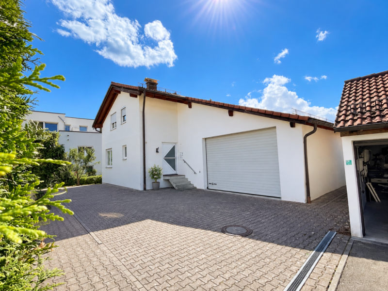 Anwesen für die Familie! Ideales freistehendes Einfamilienhaus in Roßwälden! - Ebersbach (Roßwälden) (53272)