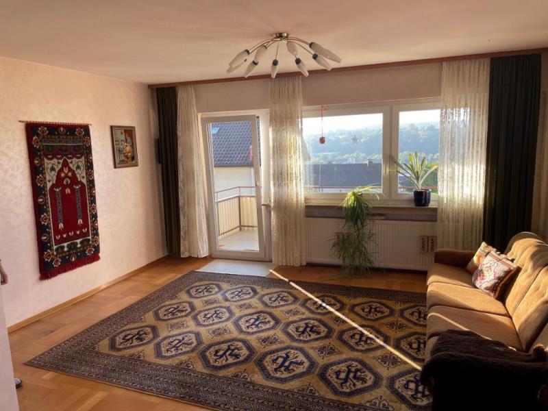 Attraktive 4 Zimmer-Wohnung mit Seniorenpräferenz in herrlicher Wohnlage! - Wohnzimmer (54937)