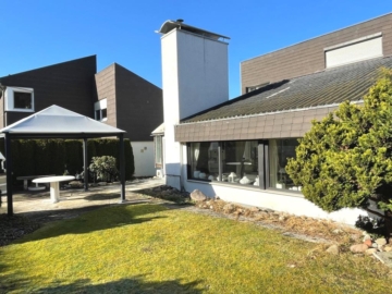 Stattliches Einfamilienhaus mit ELW für gehoben Ansprüche in ruhiger Lage!, 73072 Donzdorf, Einfamilienhaus